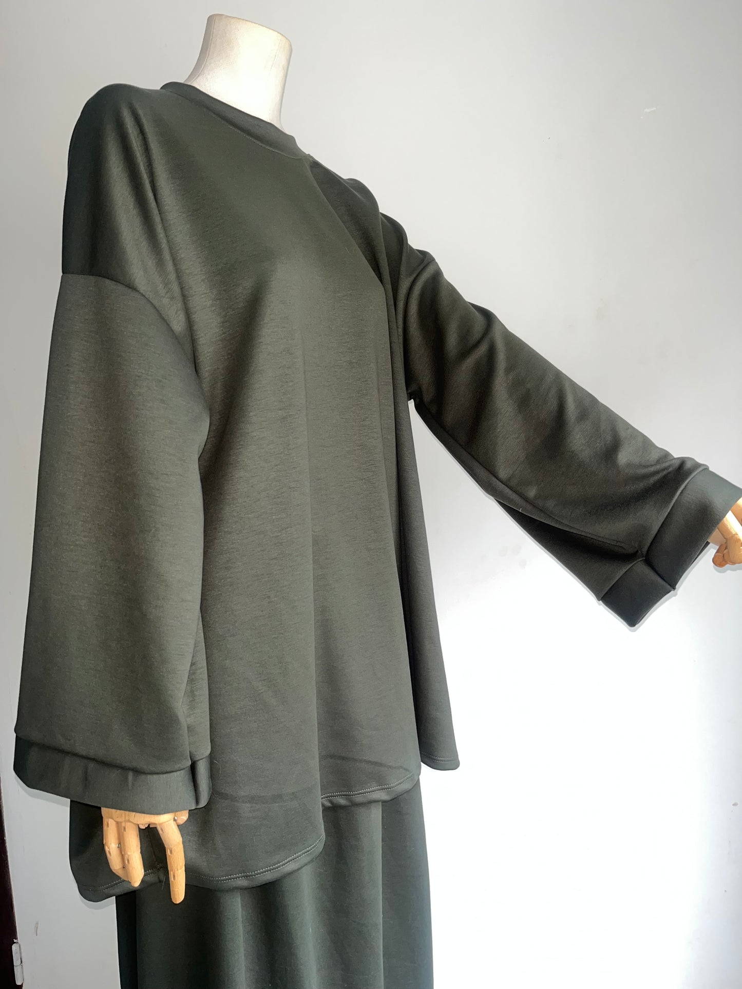 Ensemble Pull Jupe Kaki