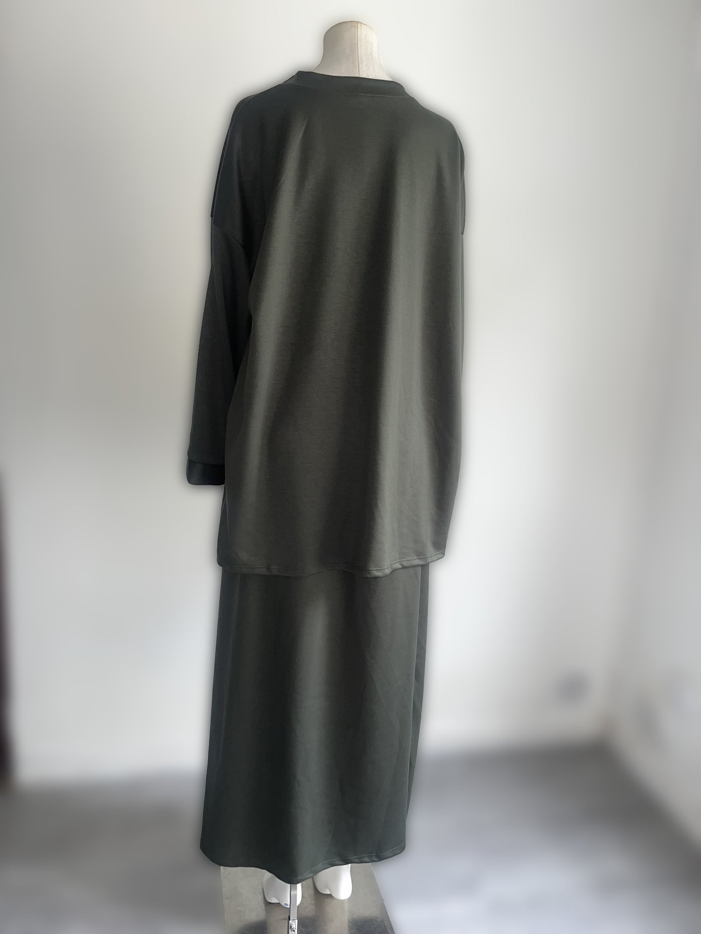 Ensemble Pull Jupe Kaki
